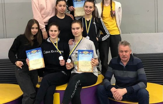 Шпажистки из Днепра стали вице-чемпионками Украины среди юниоров