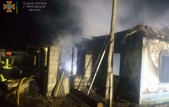 В Черниговской области горел дом: погибла женщина и трое детей 