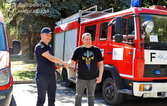 Філатов показав спецтехніку від німецького Кельна, яку Дніпро надав рятувальникам міста