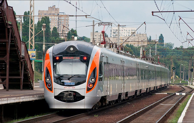 “Укрзалізниця” возобновила продажу билетов на шесть поездов