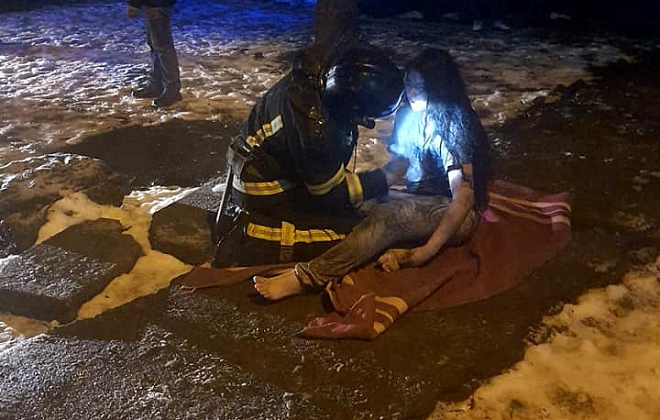 Огонь посреди ночи: в Одессе горел жилой дом, среди эвакуированных и пострадавших есть дети