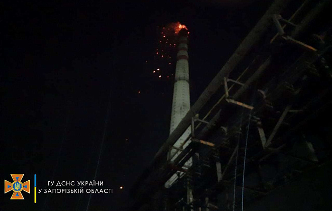 В Запорожье загорелся завод: пожар тушили 3 часа 