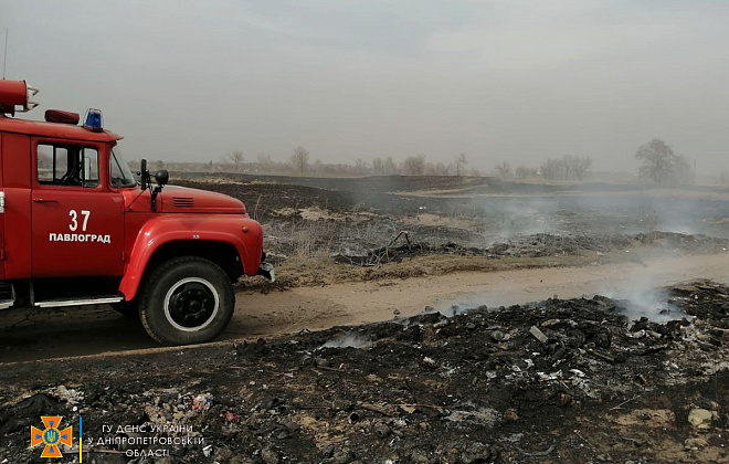 Десятки пожеж за добу в екосистемі Дніпропетровщини: надзвичайними вкотре закликають людей зупинитися  