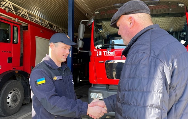 «Міська влада і надалі допомагатиме підрозділам ДСНС, які задіяні у порятунку людей», — черговий по місту