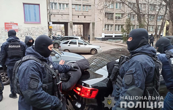 В Днепре полицейские задержали вооруженную преступную группу (ВИДЕО)