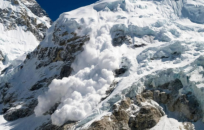 В горах угроза схода лавин: в Украине объявили 3 уровень опасности