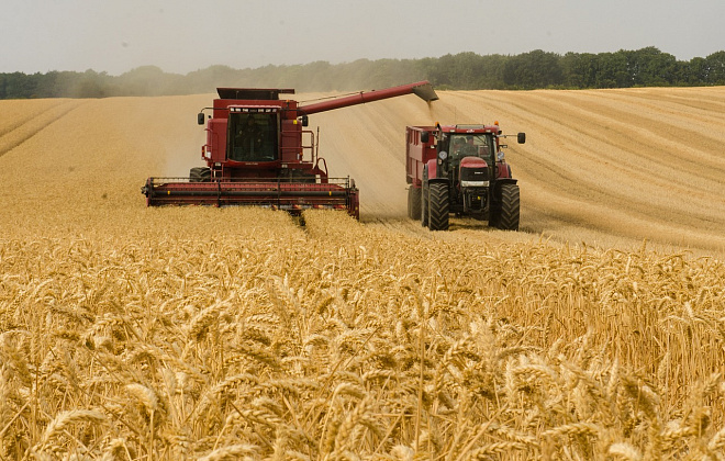 На Днепропетровщине собрали первый миллион тонн зерновых