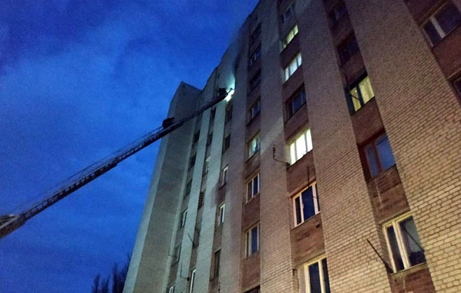 В Павлограде горело общежитие: из огня спасли четверых человек 