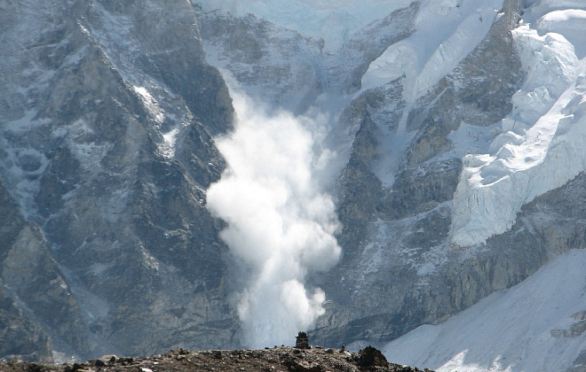 ГСЧС предупреждает о снежных лавинах в высокогорьях Закарпатья 