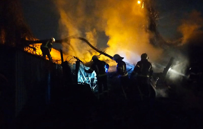 Масштабный пожар в Кривом Роге: огонь уничтожено  более 100 квадратных метров