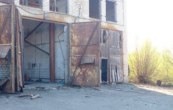 Ворожий снаряд поцілив у колишній завод на території Синельниківського району