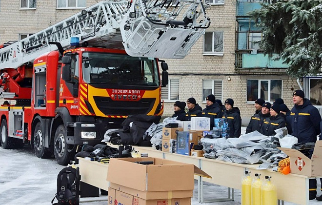 Рятувальники Дніпра отримали обіцяне Філатовим оснащення для водолазів та одну з найвищих у країні пожежних автодрабин