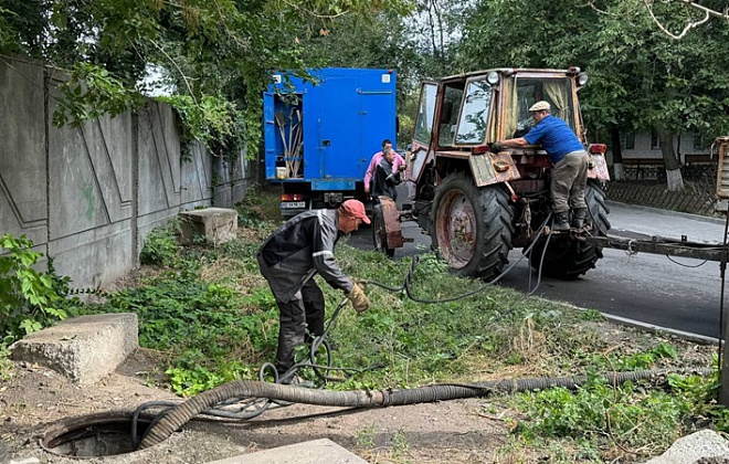 Майже сотня заявок щотижня, і всі виконують на 100 %: фахівці КП «Дніпроводоканал» оперативно усувають аварійні ситуації