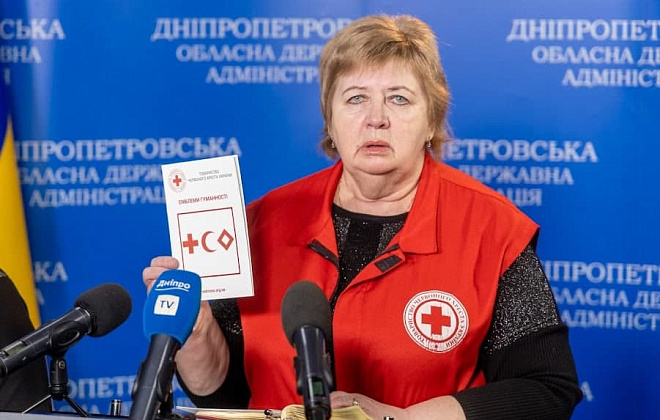 Товариство Червоного Хреста України допомагає біженцям, мешканцям «гарячих точок» та тим, хто розшукує рідних