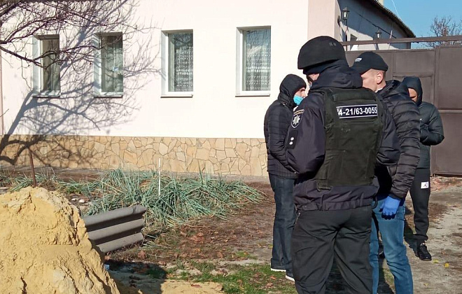 В Харькове пожилой мужчина закрылся в доме и угрожал полиции взрывом гранаты