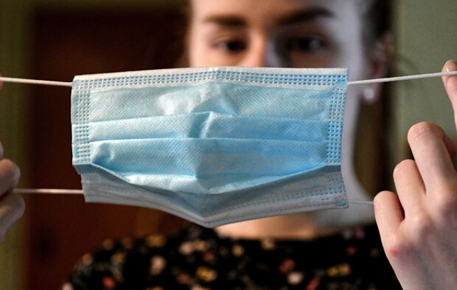 В Украине за сутки более 2,4 тыс человек заболели коронавирусом