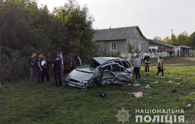 В Хмельницкой области грузовик столкнулся с микроавтобусом: семеро пострадавших