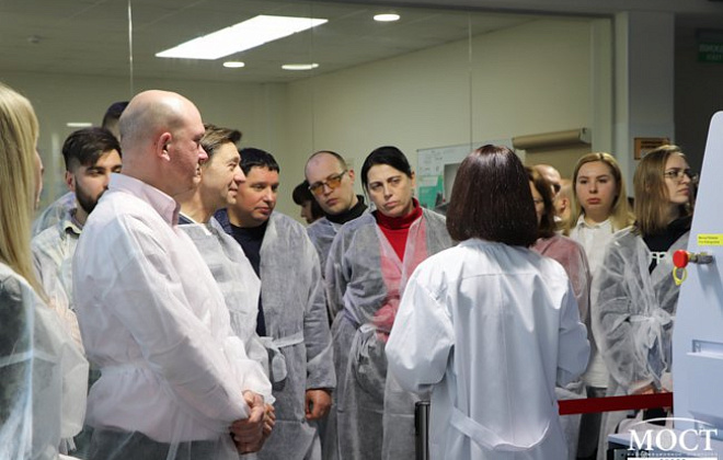 Врачи-имплантологи со всех уголков страны поделились впечатлениями от лекции Владимира Соболевского на заводе Bauer's Implants (ФОТО)