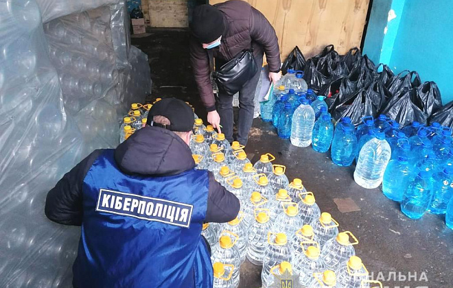 В Ровенской области полиция изъяла более тонны фальсифицированного спирта и алкоголя