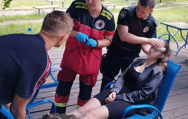 У Кривому Розі поліцейські допомогли 19-річній дівчинці при епілептичному нападі
