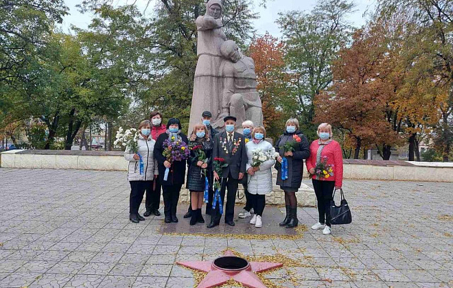 «ОПЗЖ» в Пятихатках в День освобождения от фашистской оккупации почтила память героев-освободителей