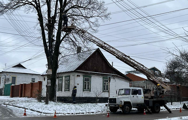 ДТЕК Дніпровські електромережі ліквідовує наслідки негоди