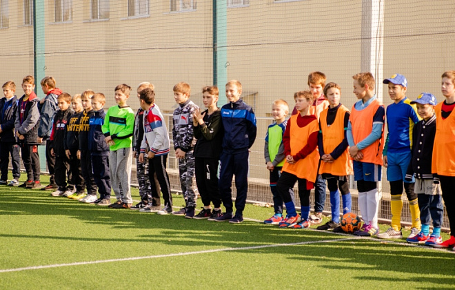 У Дніпрі до Дня захисників та захисниць провели футбольний турнір серед дітей-сиріт (ФОТОРЕПОРТАЖ) 