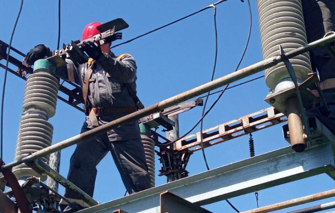 ДТЕК Дніпровські електромережі допомагають відновлювати роботу електромереж Укрзалізниці