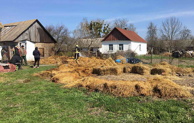 В Житомирской области неизвестный поджег 2 тонны соломы (ФОТО)