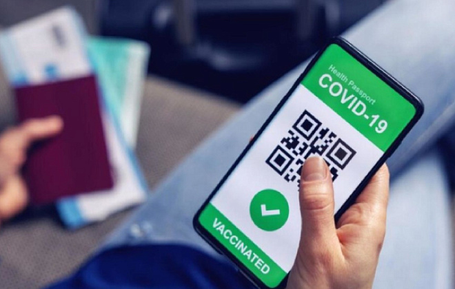 Граждане, не имеющие ID-карты или биометрического загранпаспорта, смогут сгенерировать COVID-сертификат в «Дія».