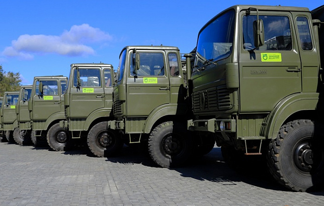 Для захисників і захисниць: Дніпро передав ЗСУ ще 22 автівки