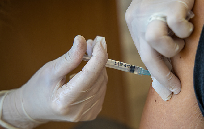 Майже 680 тис мешканців Дніпропетровщини завершили курс вакцинації від COVID-19