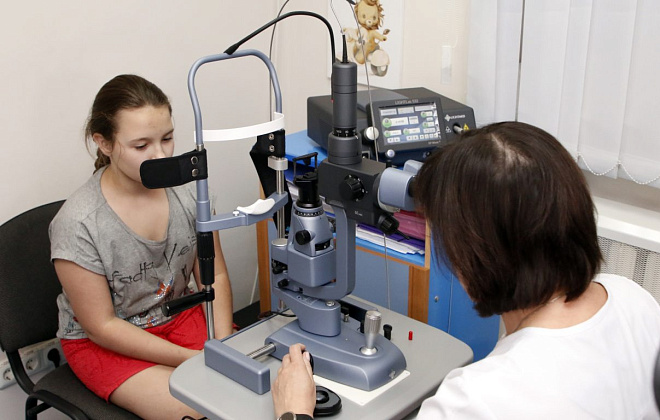 Сучасне лікування сліпоти у новонароджених: на Дніпропетровщині виконали 840 операцій