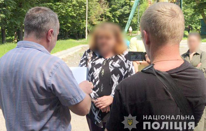6 лет тюрьмы: на Хмельниччине осудили женщину, которая пыталась продать свою 15-летнюю дочь в сексуальное рабство за 20 000 гривен