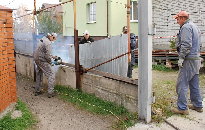 У Дніпрі демонтували незаконно встановлену огорожу